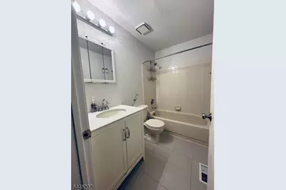 231 McAuliffe Ct, Franklin Township, NJ 08873 - Photo 12