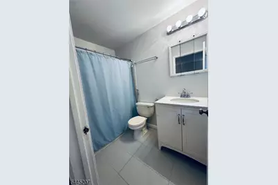 231 McAuliffe Ct, Franklin Township, NJ 08873 - Photo 10