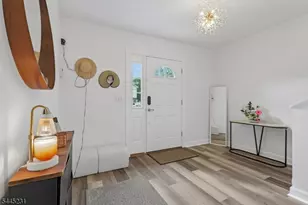 2402 Hamlette Pl, Scotch Plains Township, NJ 07076 - Photo 6