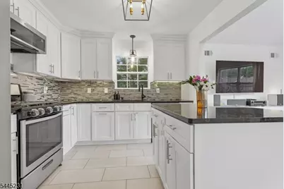 2402 Hamlette Pl, Scotch Plains Township, NJ 07076 - Photo 12