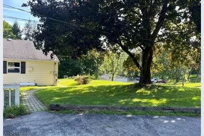 16 Mattison Ave, Branchville, NJ 07826 - Photo 2