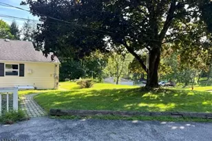 16 Mattison Ave, Branchville, NJ 07826 - Photo 2