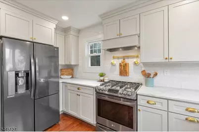 8 Oak Ln, Cranford Township, NJ 07016 - Photo 14