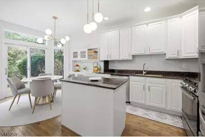 21 Chestnut Ct #11, Cedar Grove Twp., NJ 07009 - Photo 4