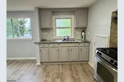 347 E 29th St #2, Paterson, NJ 07514 - Photo 8