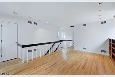 321 N Wyoming Ave #2B, South Orange, NJ 07079 - Photo 24
