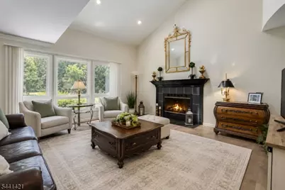 3 Carswell Ct, Bernards Township, NJ 07920 - Photo 2