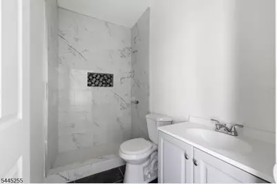 183 Graham Ave, Paterson, NJ 07508 - Photo 16
