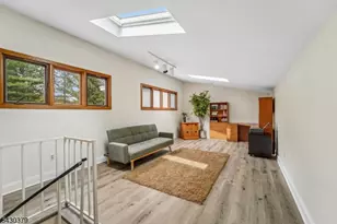 8 Union Hill Rd, Denville, NJ 07834 - Photo 32