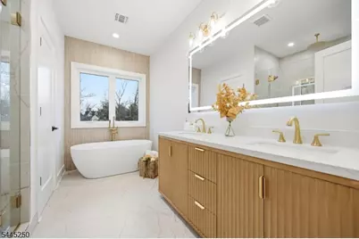 8 Roosevelt Ter, Livingston, NJ 07039 - Photo 14
