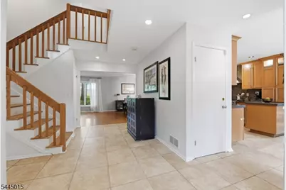 8 N Bayard Ln, Mahwah, NJ 07430 - Photo 4