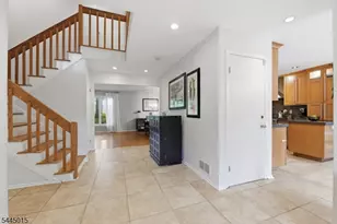 8 N Bayard Ln, Mahwah, NJ 07430 - Photo 4