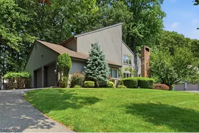 8 N Bayard Ln, Mahwah, NJ 07430 - Photo 2
