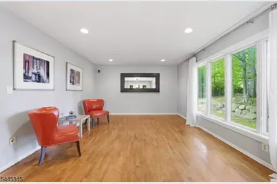 8 N Bayard Ln, Mahwah, NJ 07430 - Photo 8
