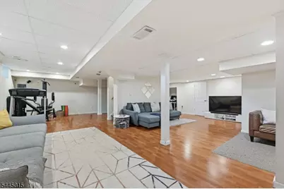 8 N Bayard Ln, Mahwah, NJ 07430 - Photo 34