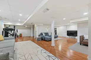 8 N Bayard Ln, Mahwah, NJ 07430 - Photo 34