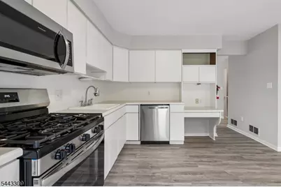 36 E Grand Ave, Rahway, NJ 07065 - Photo 4