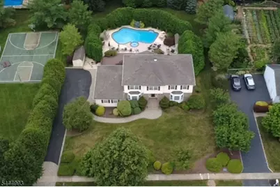 34 Parkview Dr, Roxbury Township, NJ 07876 - Photo 2