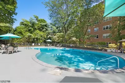 36 Hawthorne Pl #2N, Montclair, NJ 07042 - Photo 14