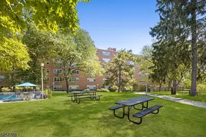 36 Hawthorne Pl #2N, Montclair, NJ 07042 - Photo 22