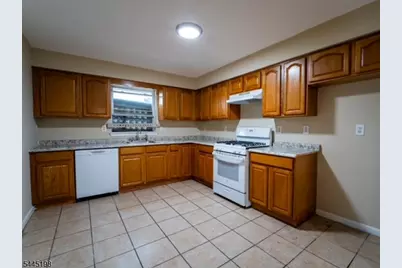26-28 Mount Pleasant Ave, Newark, NJ 07104 - Photo 4