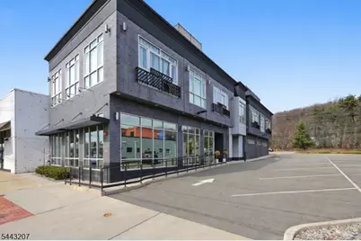 271 Millburn Ave #2B, Millburn, NJ 07041 - Photo 1