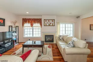 44 Brock Ln, Mount Olive, NJ 07840 - Photo 2