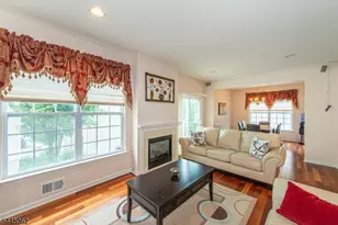 44 Brock Ln, Mount Olive, NJ 07840 - Photo 4