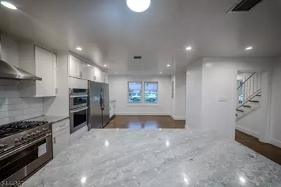 51 Greenwich Dr, Bergenfield, NJ 07621 - Photo 8