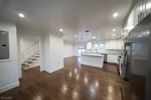 51 Greenwich Dr, Bergenfield, NJ 07621 - Photo 4