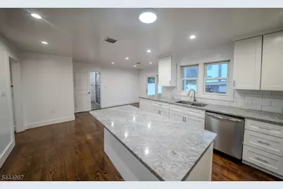 51 Greenwich Dr, Bergenfield, NJ 07621 - Photo 10