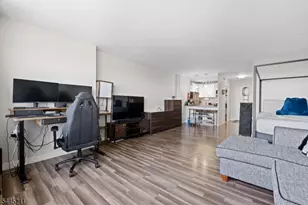 285 Aycrigg Ave, Passaic, NJ 07055 - Photo 16