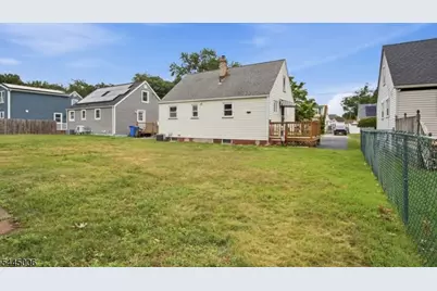421 1st St, Middlesex, NJ 08846 - Photo 22
