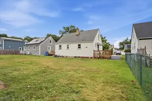421 1st St, Middlesex, NJ 08846 - Photo 22
