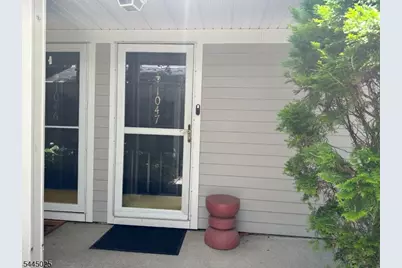 1047 Cambridge Court #1047, Mahwah, NJ 07430 - Photo 2