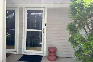 1047 Cambridge Ct, Mahwah, NJ 07430 - Photo 2