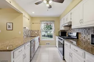 138 Sunnyvale Ct, Franklin Township, NJ 08873 - Photo 8