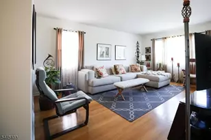 118 Diamond Bridge Ave, Hawthorne, NJ 07506 - Photo 2