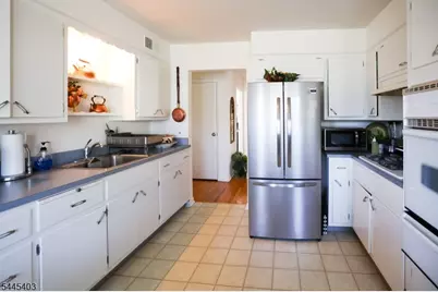 118 Diamond Bridge Ave #1, Hawthorne, NJ 07506 - Photo 32