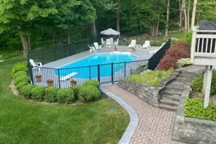 31 Stratfordshire Dr, Vernon, NJ 07461 - Photo 4