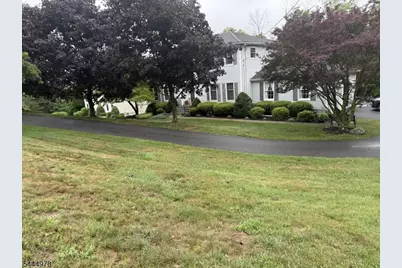 31 Stratfordshire Dr, Vernon, NJ 07461 - Photo 2