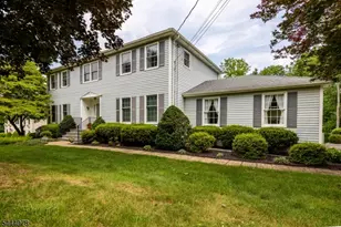 31 Stratfordshire Dr, Vernon, NJ 07461 - Photo 2