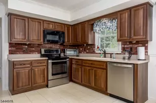 31 Stratfordshire Dr, Vernon, NJ 07461 - Photo 8