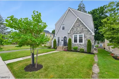 15 Westminster Ter, West Orange Township, NJ 07052 - Photo 2