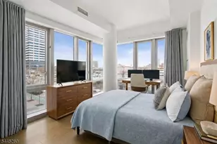 75 Park Ln, Jersey City, NJ 07310 - Photo 2
