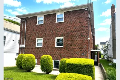 40 Stuyvesant Ave #4, Lyndhurst Township, NJ 07071 - Photo 2