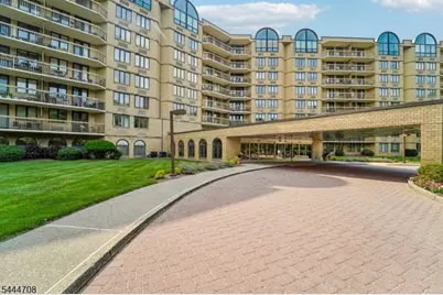 10 Smith Manor Blvd #424, West Orange Township, NJ 07052 - Photo 1