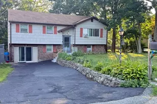 35 Lakeview Rd, Ringwood, NJ 07456 - Photo 2