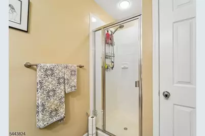 301 Cambridge Dr, Butler, NJ 07405 - Photo 18