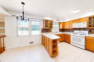 2117 Briarwood Ln, Union Township, NJ 07083 - Photo 4